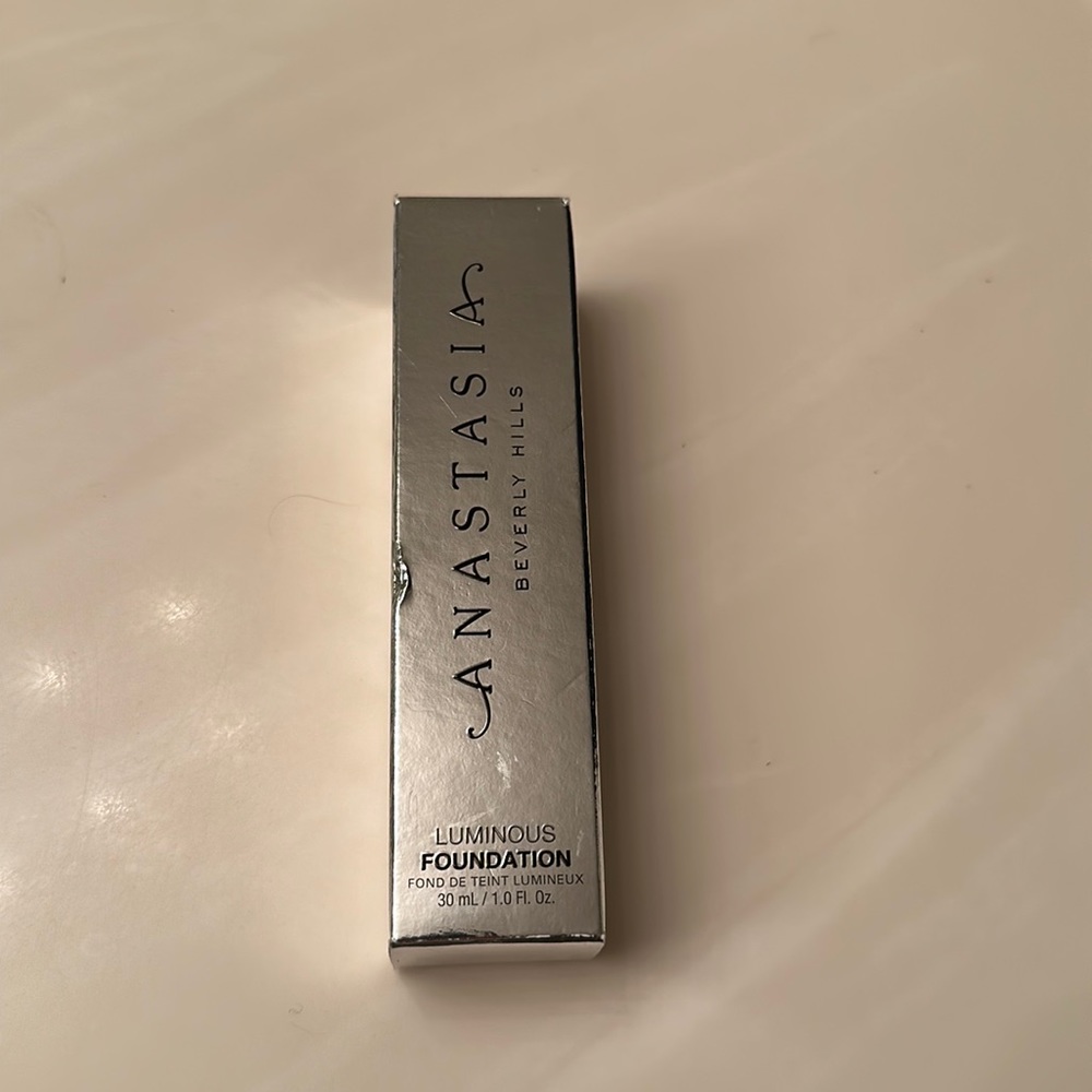 Anastasia Beverly Hills Luminous Foundation